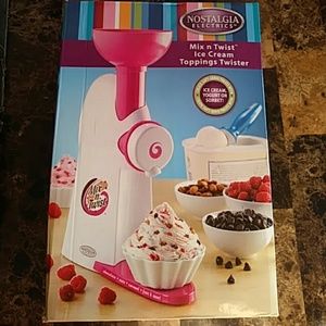 Ice scream toppings twister